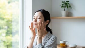 黒ずみやくすみは「体からのサイン」。生活リズム・ホルモンバランスとの付き合い方